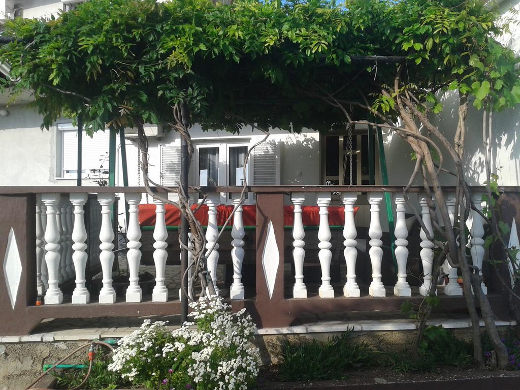Apartment Ines 诺维·维诺多尔斯基 外观 照片