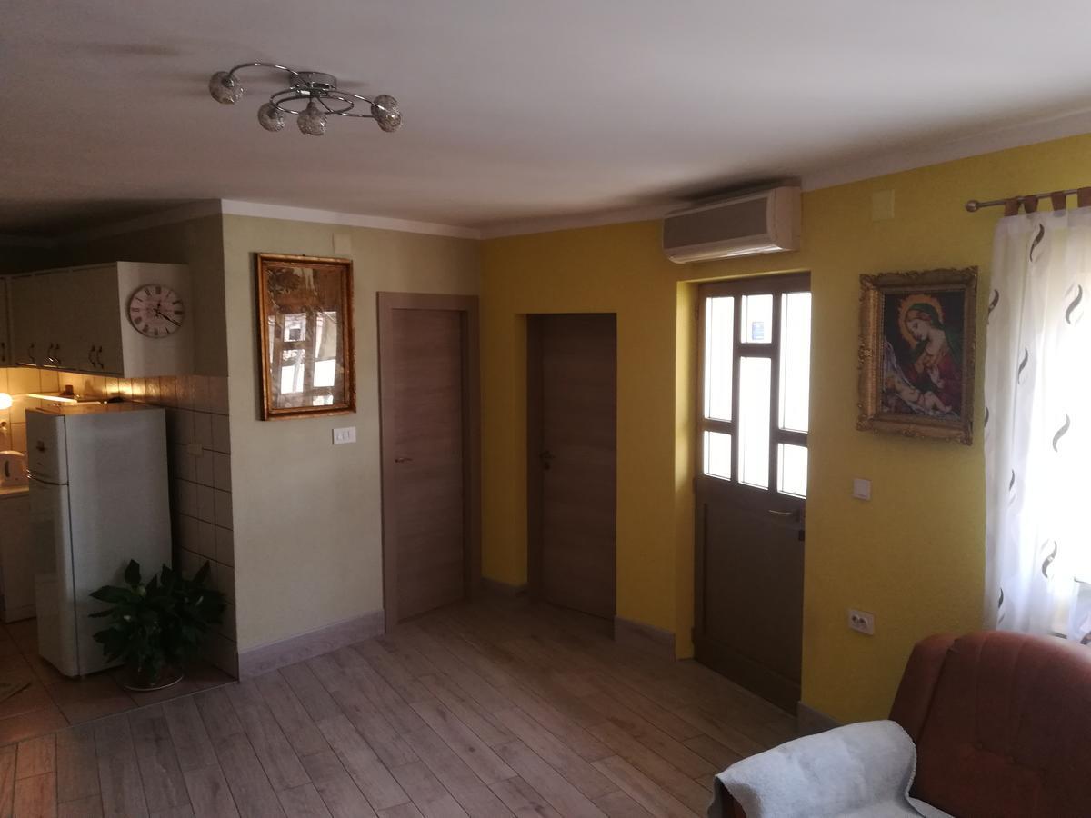 Apartment Ines 诺维·维诺多尔斯基 外观 照片